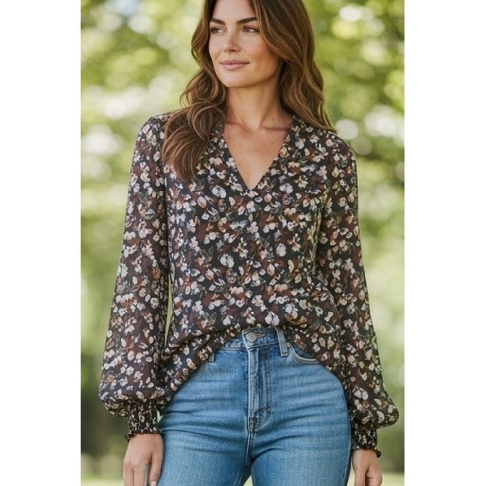 Evereve Black Floral Gold Metallic V-Neck Top Sz M Fall Romantic Boho Lined EUC